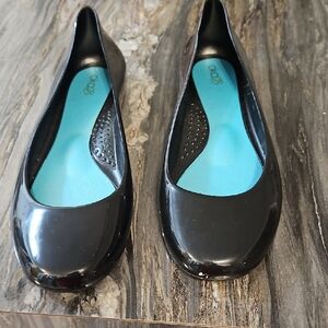 OKABS Black Glossy Flats